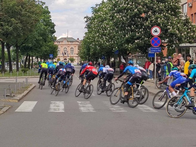 Učesnici 18. međunarodne biciklističke trke „Beograd-Banjaluka“ stigli su u Bijeljinu