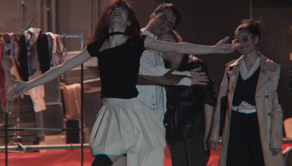 Predstava „Mali ratovi i kabine Zare“ Narodnog pozorišta R. Srpske, autorke Vide Davidović, u režiji Ivice Buljana, u takmičarskoj selekciji „Sterijinog pozorja“ na sceni „Pera Dobrinović“ Srpskog narodnog pozorišta u Novom Sadu Predstava „Mali ratovi i kabine Zare“ Narodnog pozorišta R. Srpske, autorke Vide Davidović, u režiji Ivice Buljana, u takmičarskoj selekciji „Sterijinog pozorja“ na sceni „Pera Dobrinović“ Srpskog narodnog pozorišta u Novom Sadu