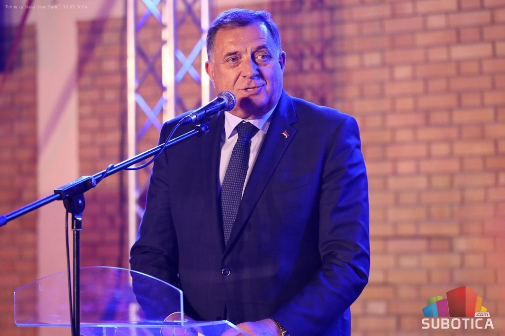 Milorad Dodik, predsjednik Republike Srpske obratio se prisutnim na obilježavanju deset godina postojanja i uspješnog rada Zavičajne zajednice „Republika Srpska“ u Subotici  Milorad Dodik, predsjednik Republike Srpske obratio se prisutnim na obilježavanju deset godina postojanja i uspješnog rada Zavičajne zajednice „Republika Srpska“ u Subotici