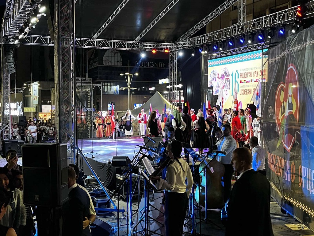 Svečano otvoren 16. Međunarodni dječiji festival folklora "Licidersko srce 2024" Svečano otvoren 16. Međunarodni dječiji festival folklora "Licidersko srce 2024"