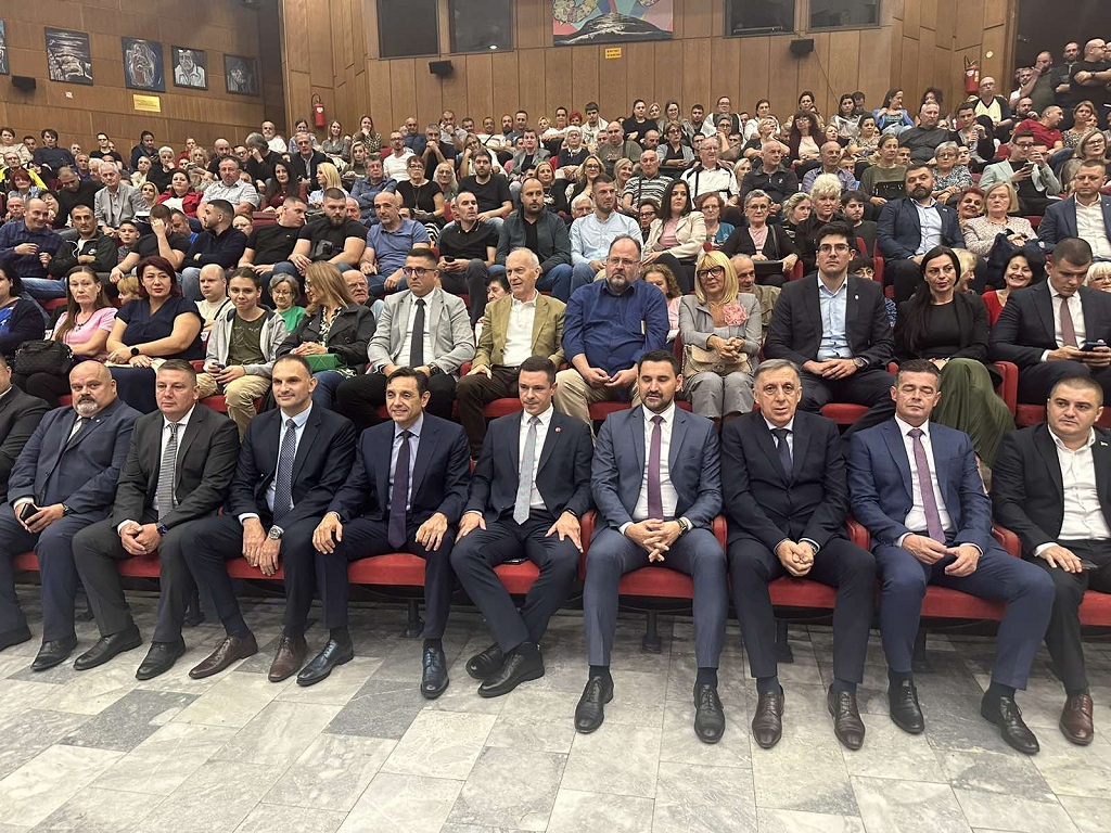 "Dani Srpske u Srbiji" svečano su zatvoreni u u Кulturnom centru u Zrenjaninu "Dani Srpske u Srbiji" svečano su zatvoreni u u Кulturnom centru u Zrenjaninu