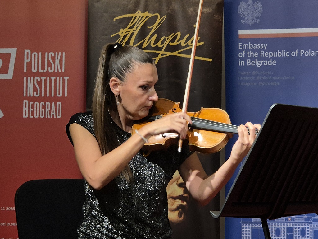 Selena Jakovljević, violinistkinja i član klavirskog trija „Amon“