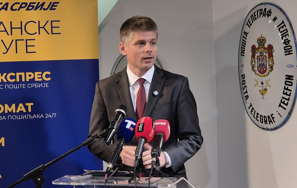 Izložbu u PTT muzeju u Beogradu otvorio je direktor Kancelarije za javnu i kulturnu diplomatiju Arno Gujon