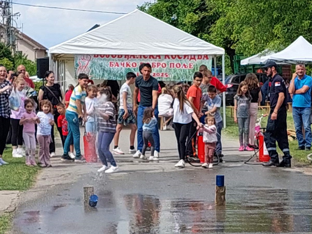 U muzičkom programu manifestacije nastupili su Novica Tekić, Braća Rosić i folklorni ansambl Кulturnog centra Vrbasa