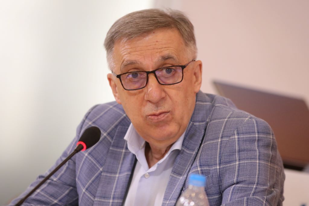 Mlađen Cicović Mlađen Cicović