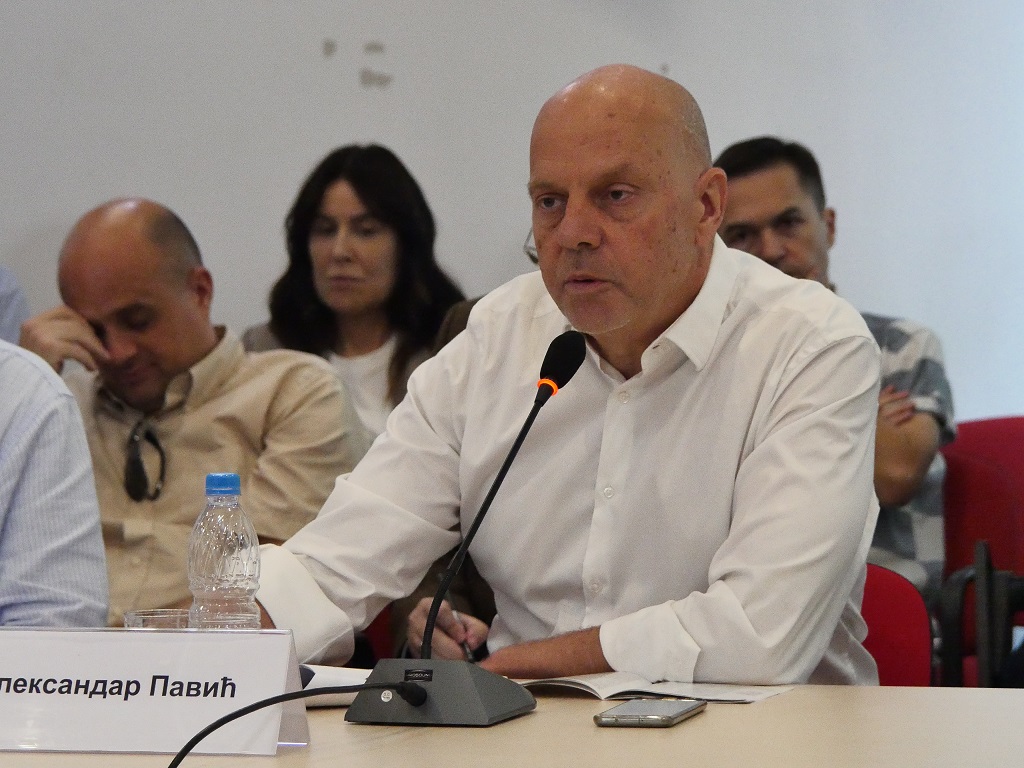 Aleksandar Pavić, politikolog
