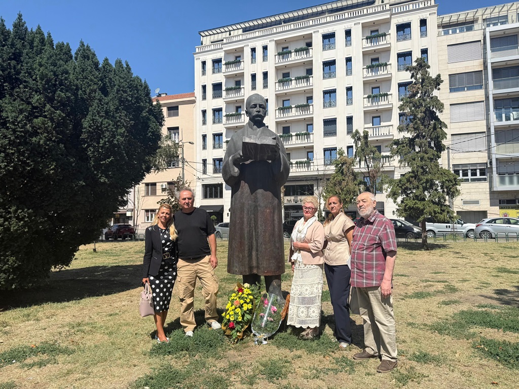 Споменик Петру Кочићу на Чубури