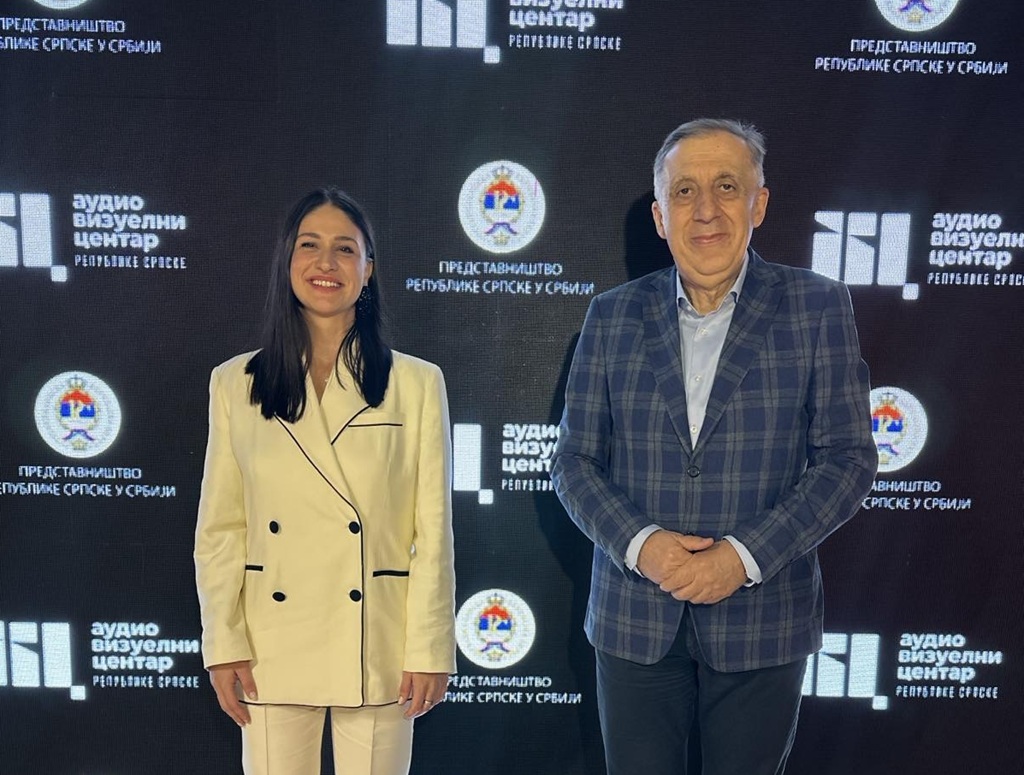 Šef Predstavništva R. Srpske u Srbiji Mlađen Cicović sa direktorkom Audio-vizuelnog centra R. Srpske Anjom Ilić Šef Predstavništva R. Srpske u Srbiji Mlađen Cicović sa direktorkom Audio-vizuelnog centra R. Srpske Anjom Ilić