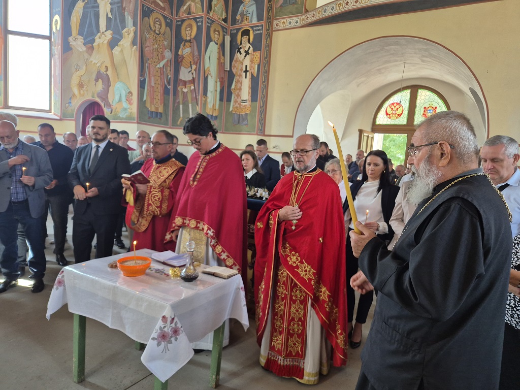Страдање Срба обиљежено је у Храму Благе Марије