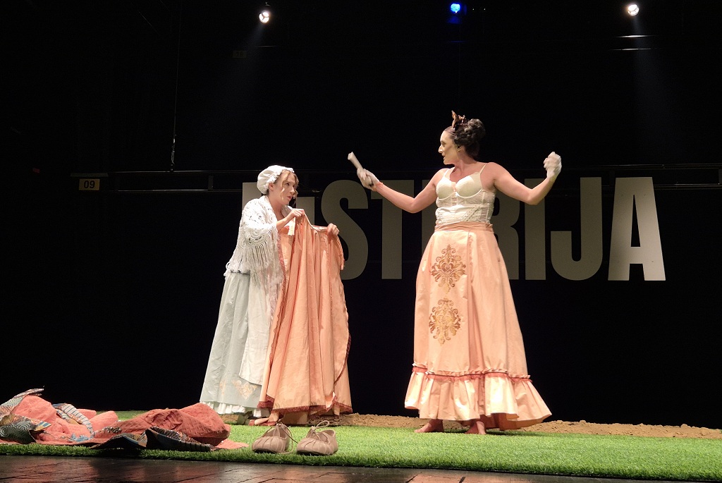 Predstavu „Zla žena“ je odigralo Gradsko pozorište „Semberija“ iz Bijeljine u vranjanskom Pozorištu „Bora Stanković“ Predstavu „Zla žena“ je odigralo Gradsko pozorište „Semberija“ iz Bijeljine u vranjanskom Pozorištu „Bora Stanković“