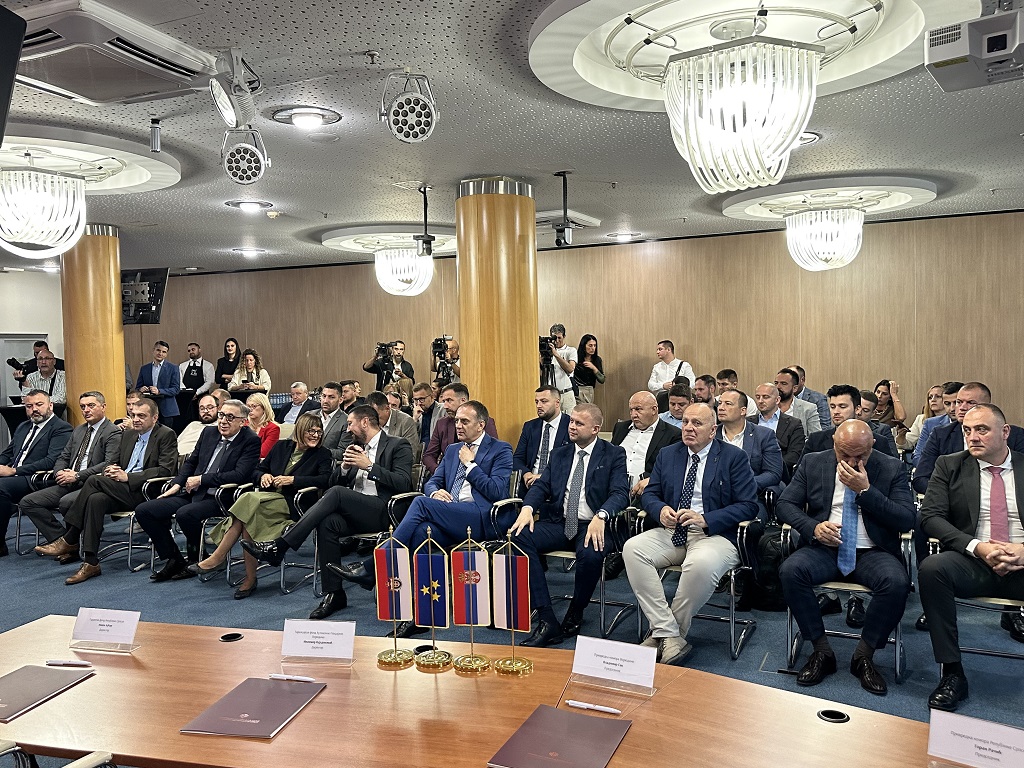 У Новом Саду у просторијама Привредне коморе Војводине одржан пословни форум „Дани Српске у Србији - Сусрети привредника“