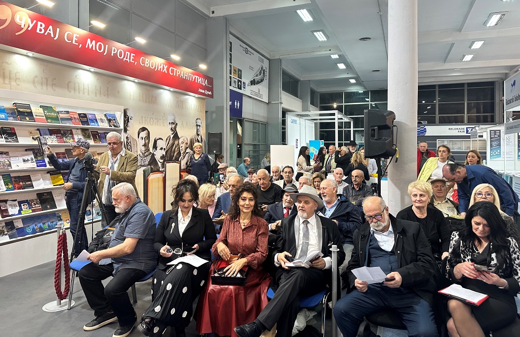 На штанду Представништва Р. Српске у Србији одржано традиционално Књижевно вече пјесника из Српске, Србије, Црне Горе и расијања На штанду Представништва Р. Српске у Србији одржано традиционално Књижевно вече пјесника из Српске, Србије, Црне Горе и расијања