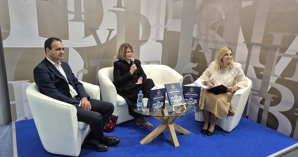 Пољопривредни факултет Универзитета И. Сарајево представља своја издања „Монографија – 84 године традиције високошколског образовања у подручју пољопривреде” и „77 година традиције високошколског образовања у подручју шумарства“ аутора Мирка Кулина, Слађане Петронић, Александре Говедарице Лучић, Дејана Станића, Мирјане Јововић, Марка Гутаља, Стефана Стјепановића, Мирјане Радовић, Радомира Бодироге, а о дјелима говоре проф. др Весна Милић и доц. др Игор Ђурђић Пољопривредни факултет Универзитета И. Сарајево представља своја издања „Монографија – 84 године традиције високошколског образовања у подручју пољопривреде” и „77 година традиције високошколског образовања у подручју шумарства“ аутора Мирка Кулина, Слађане Петронић, Александре Говедарице Лучић, Дејана Станића, Мирјане Јововић, Марка Гутаља, Стефана Стјепановића, Мирјане Радовић, Радомира Бодироге, а о дјелима говоре проф. др Весна Милић и доц. др Игор Ђурђић