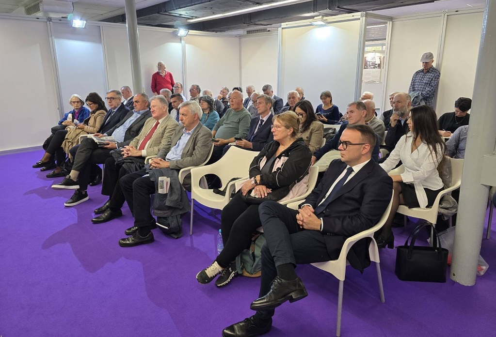 На промоцији издања „Доба исламизма и терора – Босна, одскочна даска глобалног тероризма“ Џевада Галијашевића На промоцији издања „Доба исламизма и терора – Босна, одскочна даска глобалног тероризма“ Џевада Галијашевића