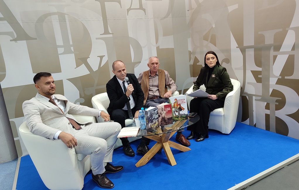 ЈУ Завичајни музеј Градишка представља своја издања „Разбој“ аутора Драгана Ђурђевића, говоре: Бојан Вујчић и аутор, дјело „Босанска Градишка 1945“ аутора Бојана Вујчића, говори аутор и књигу „Хајдук Петар Пеција“ аутора Влада Зрнића, говоре: Бојан Вујчић и аутор ЈУ Завичајни музеј Градишка представља своја издања „Разбој“ аутора Драгана Ђурђевића, говоре: Бојан Вујчић и аутор, дјело „Босанска Градишка 1945“ аутора Бојана Вујчића, говори аутор и књигу „Хајдук Петар Пеција“ аутора Влада Зрнића, говоре: Бојан Вујчић и аутор