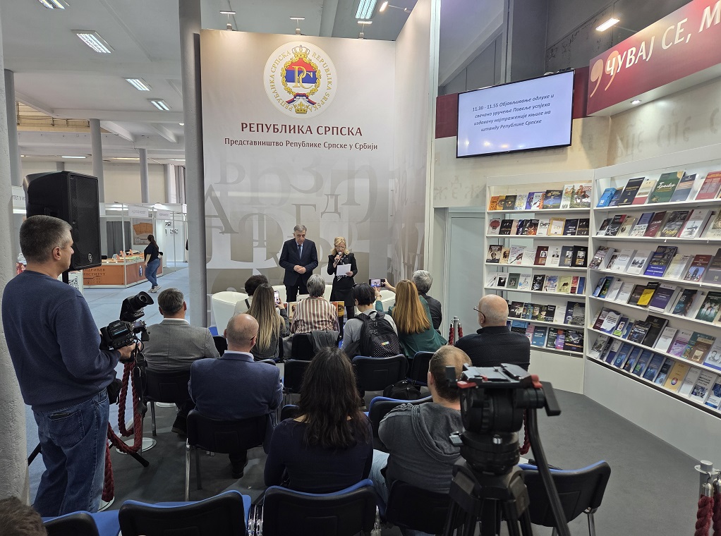 На штанду Представништва Р. Српске проглашен добитник Повеље успјеха