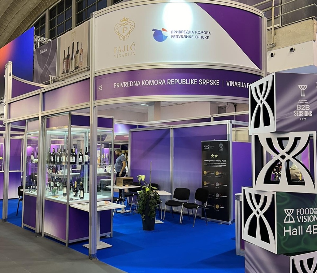 На Међунароном сајму „Винска визија Отвореног Балкана“ учествује осам винарија и шест дестилерија из Републике Српске, међу којима су вина „Вукоје“ из Херцеговине и „Дједова ракија“ из Лакташа, али и производи мањих произвођача На Међунароном сајму „Винска визија Отвореног Балкана“ учествује осам винарија и шест дестилерија из Републике Српске, међу којима су вина „Вукоје“ из Херцеговине и „Дједова ракија“ из Лакташа, али и производи мањих произвођача