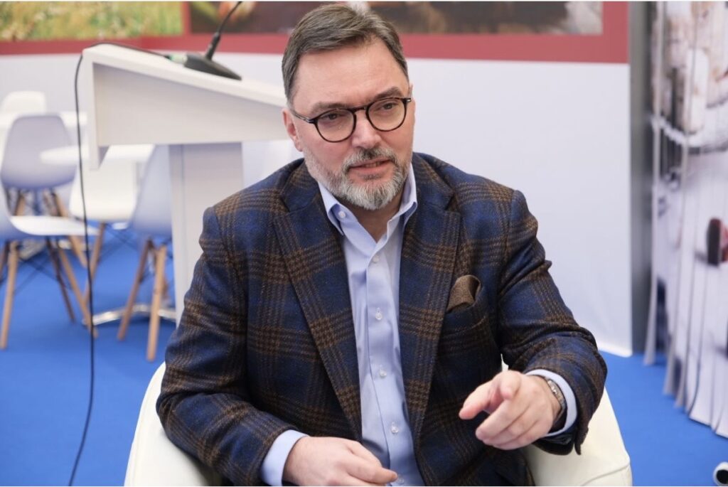 Сташа Кошарац, министар спољне трговине и економских односа