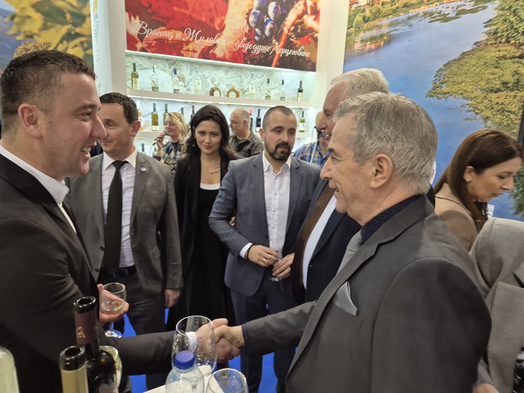 Нед Пуховац, министар трговине и туризма Републике Српске Нед Пуховац, министар трговине и туризма Републике Српске