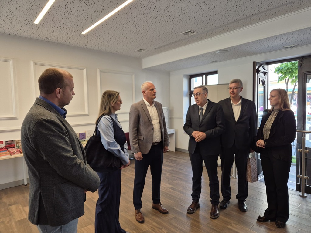 Делегација у Библиотеци Влада Аксентијевић