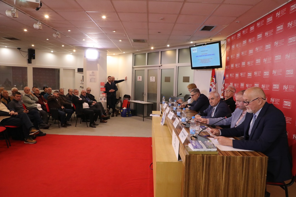 Промоција књиге "Нови хладни рат и друге вруће теме" Винка Пандуревића