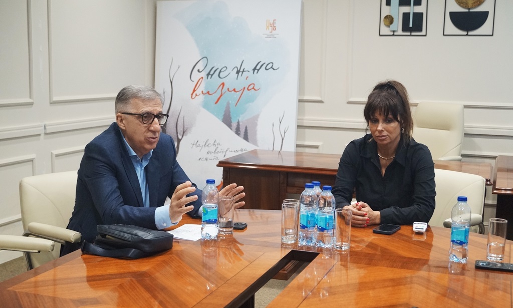 Mlađen Cicović, šef Predstavništva i Ljilja Petrović Zečić, direktor Narodne i univerzitetske biblioteke Republike Srske
