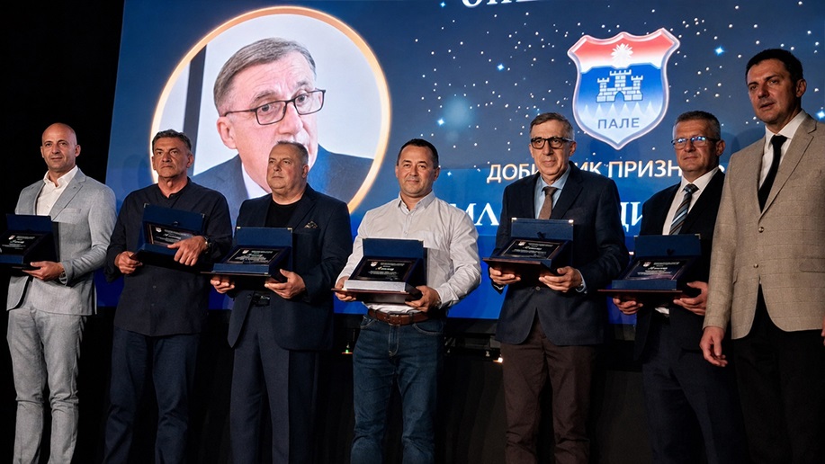 Уочи крсне славе општине – Велике Госпојине, на свечаној академији у Културном центру Пале уручена признања Уочи крсне славе општине – Велике Госпојине, на свечаној академији у Културном центру Пале уручена признања