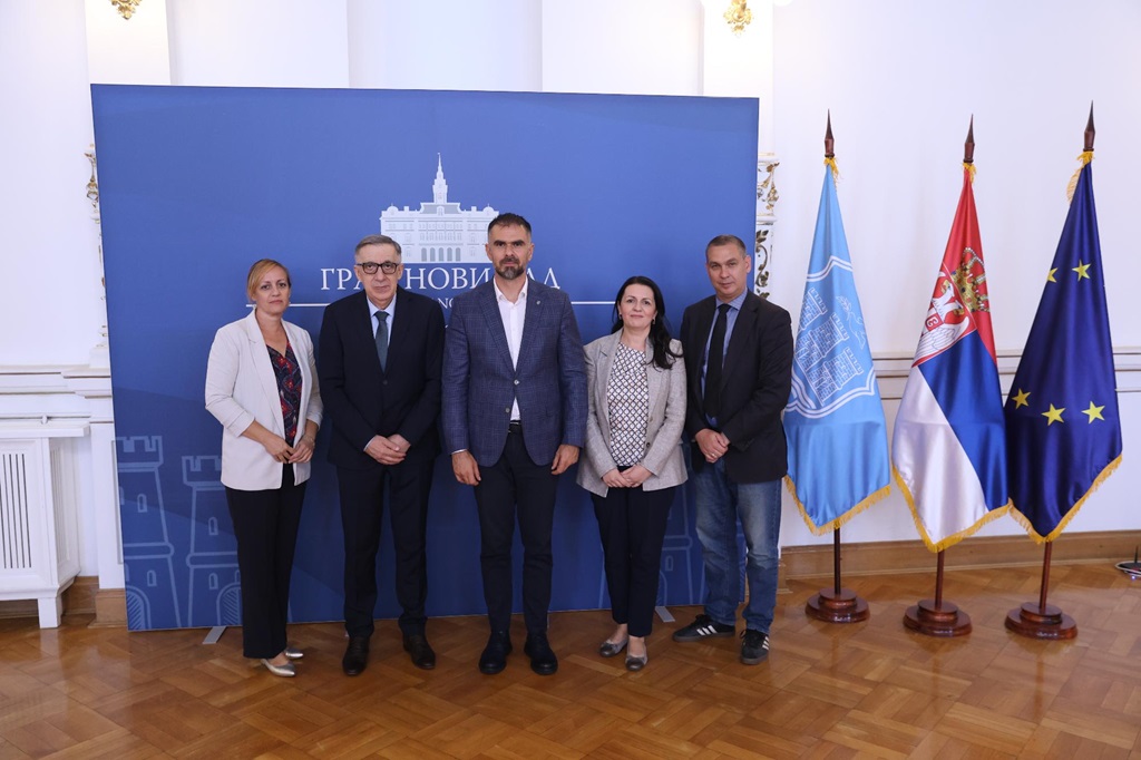 Татјана Дувњак, савјетник у Представништву, Млађен Цицовић, шеф Представништва, Жарко Мићин, градоначелник, Јелена Кусмук, савјетник у Представништву и Петар Ђурђев, савјетник градоначелника