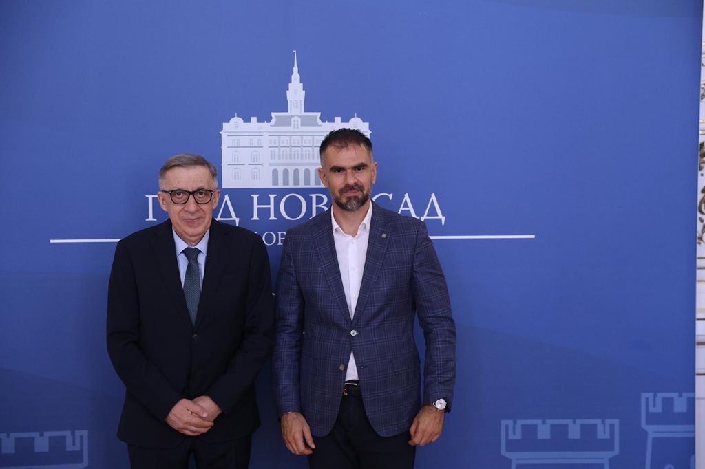 Млађен Цицовић, шеф Представинштва и Жарко Мићин, градоначелник
