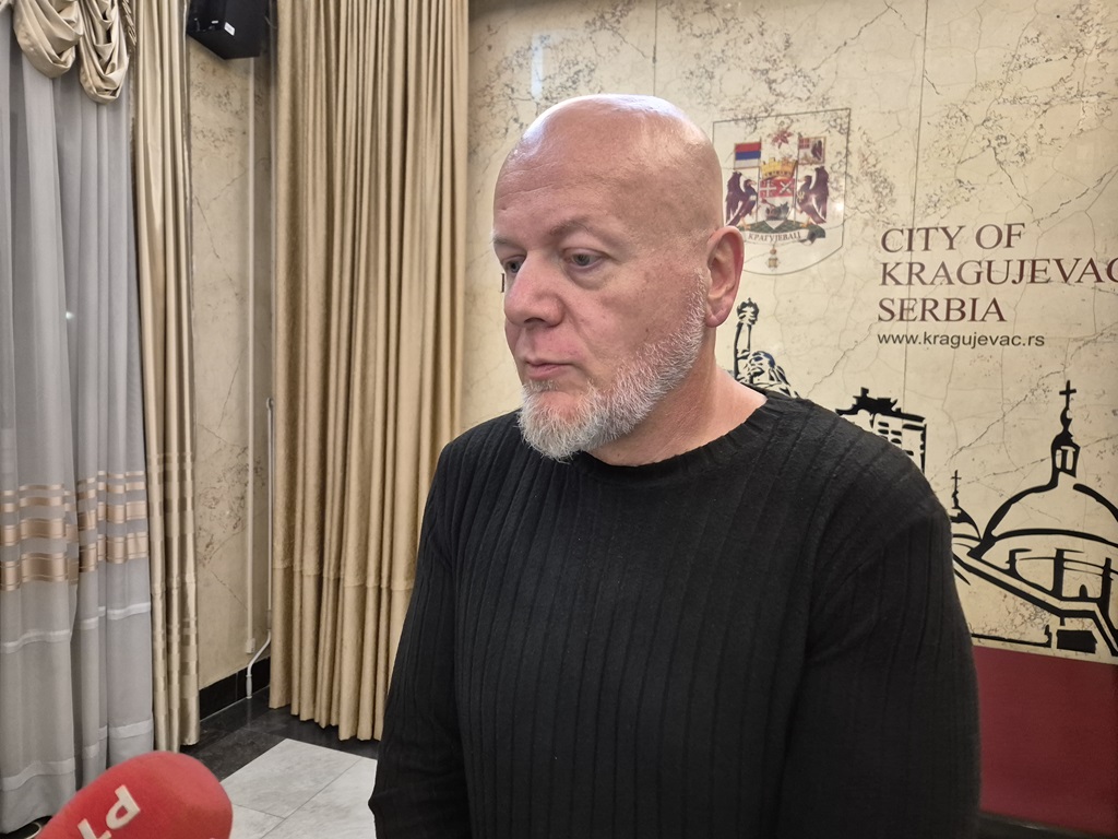 Зоран Тодоровић, умјетнички директор Народног позоришта Источно Сарајево Зоран Тодоровић, умјетнички директор Народног позоришта Источно Сарајево