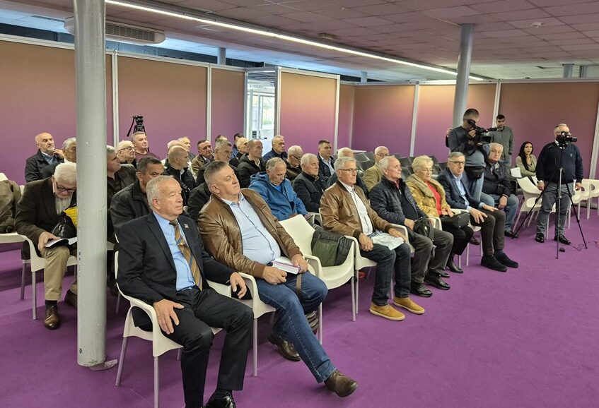 Организација старјешина Војске Републике Српске представила је своја издања Организација старјешина Војске Републике Српске представила је своја издања