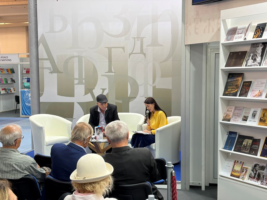 „Арт принт“ представио збирку пјесама Радмила В. Радовановића „Хомер Мрког Града“
