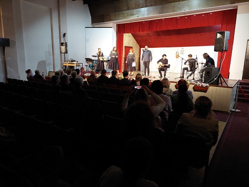 Концерт сарајевске етно групе „Катера“ у Дому културе у Крајишнику
