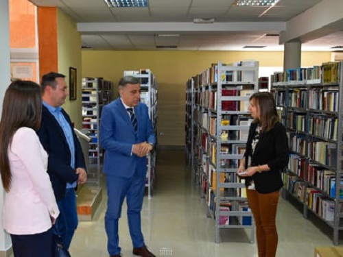 Посета и донација књига библиотеци „Симеон Пишчевић“ у Шиду