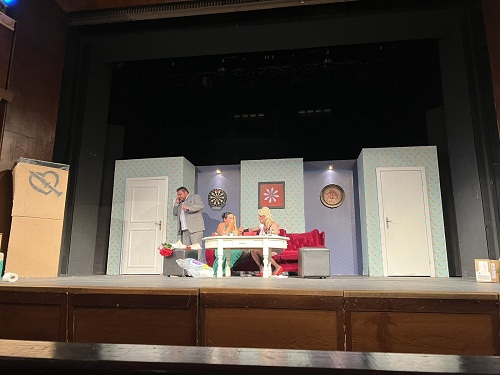 Позориште из Приједора извело је у нишком Народном позоришту представу „Ковид љубав“