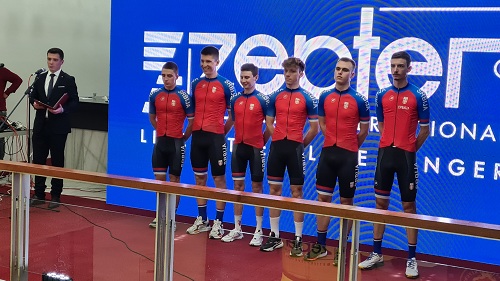 Екипа бициклиста из Србије